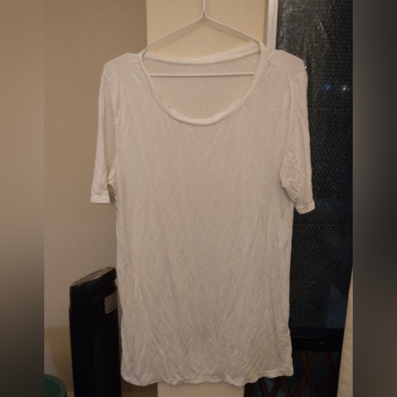 THREE MEDIUM MATERNITY T-SHIRTS IN GREY, GREEN AND WHITE - Picture 3 of 6